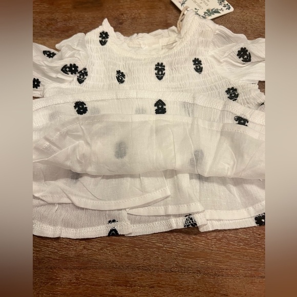 NWT Chelsea and Violet Long Sleeve Dot Woven Round Neck Top size 3 months - Picture 6 of 8